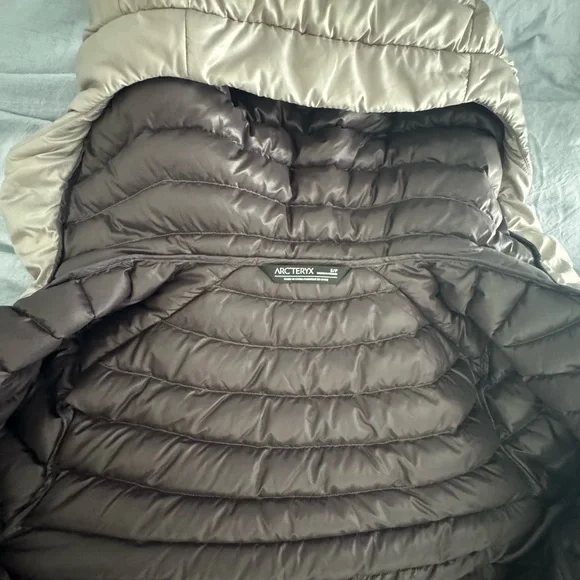 Arc'teryx Nuri long down coat - light lavender - Picture 8 of 9